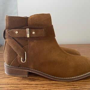 Le Chateau Suede Leather Ankle Boot